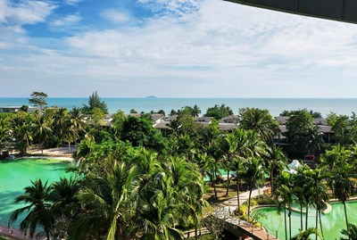 Condo with views of large pool area and ocean - Condominium - Chak Phong - Phuphatara