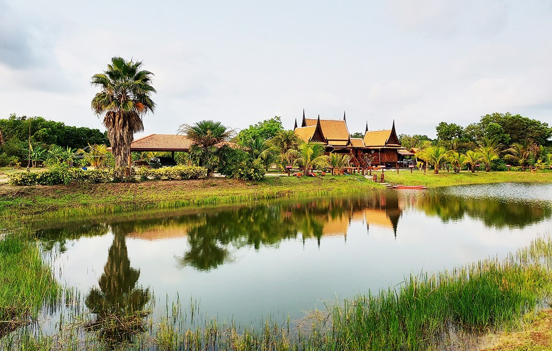 22 Rai land with large house, a resort, a restaurant and a sports facility - Land - Suan Son - Suan Son