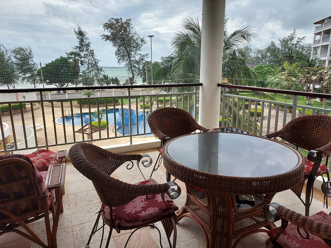 Condo overlooking and close to both pool and ocean - Condominium - Mae Phim - Mae Phim