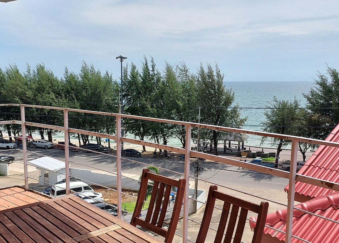 Large condo with ocean and beach views at Mae Phim Beach. - Condominium - Mae Phim - Mae Phim