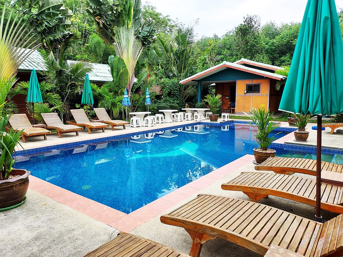 Resort near Suan Son Beach around a large and lovely swimming pool. - Commercial - Suan Son - Suan Son