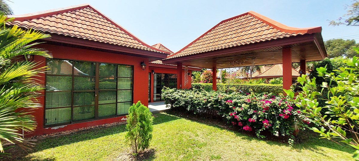 Villa on corner plot in Bali Residence, Mae Phim, Rayong  - House - Mae Phim - Bali Residence