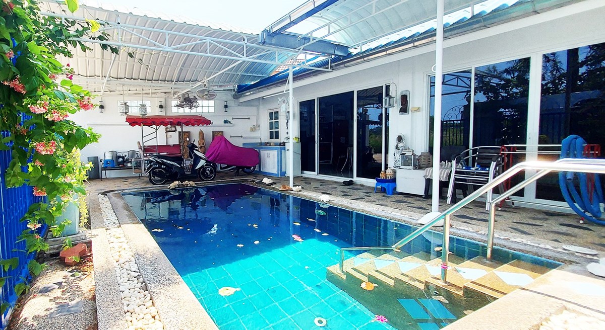Small corner townhouse in Sinsiam Village, Mae Phim - House - Mae Phim - Sinsiam Village