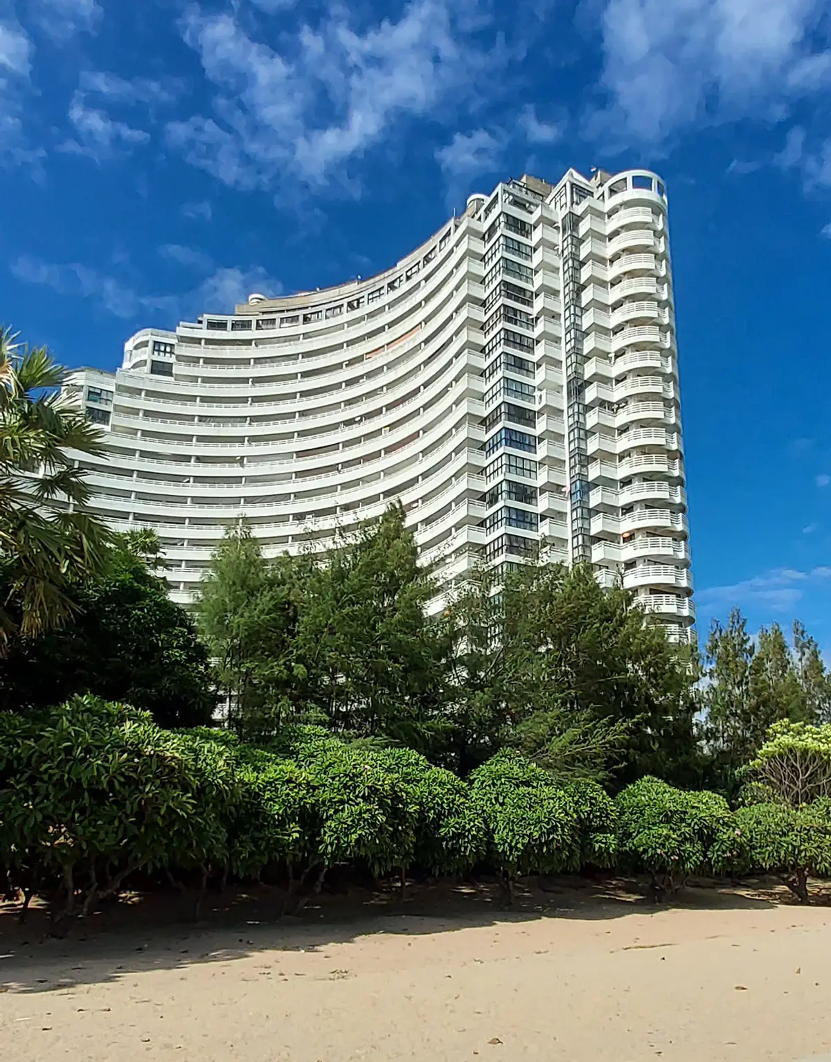 Condo with outstanding beach view and large pool area in Phayoon Garden Cliff, Ban Chang