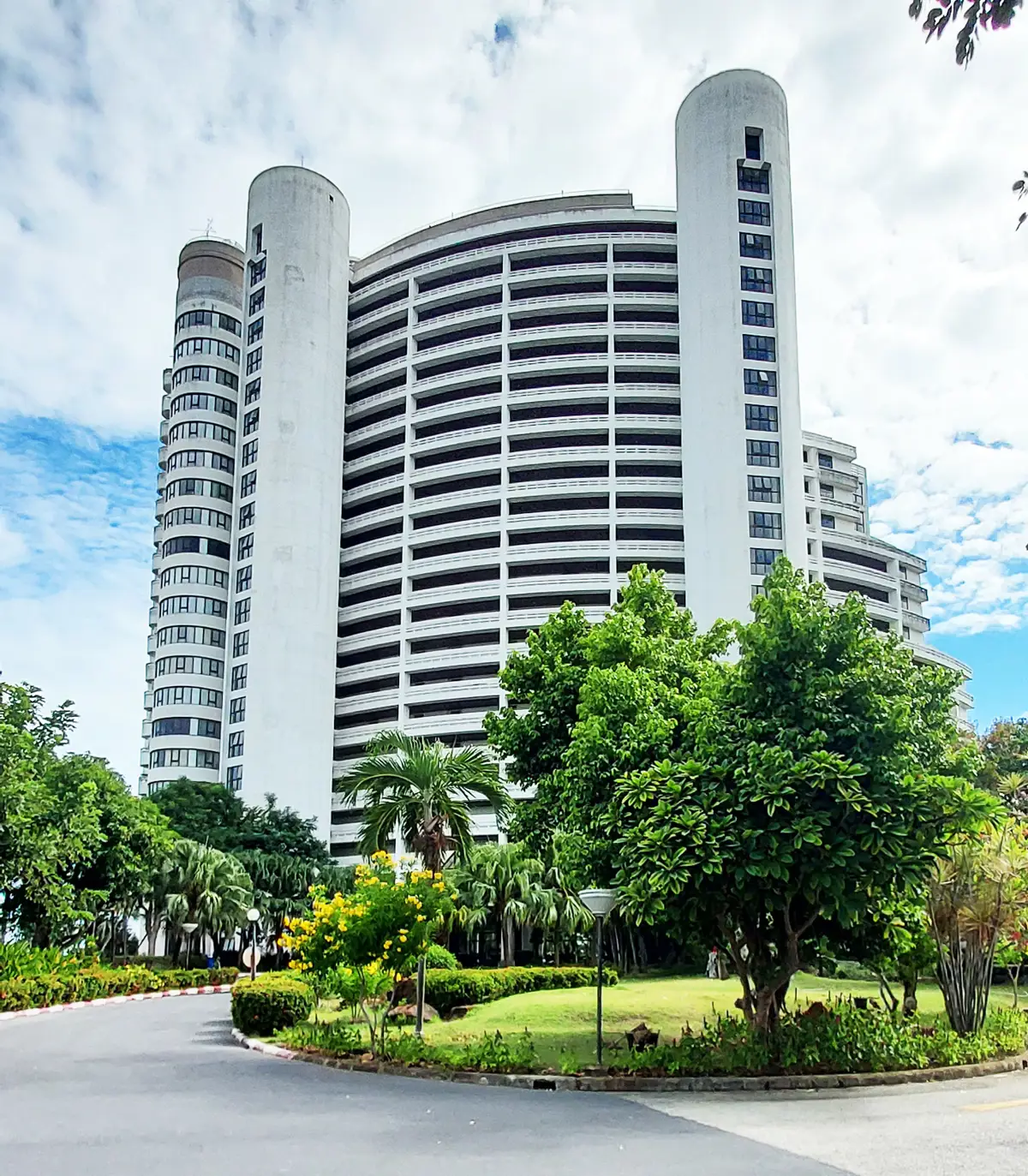 Condo with view from floor 14 and large pool area in Phayoon Garden Cliff, Ban Chang - Condominium -  - 